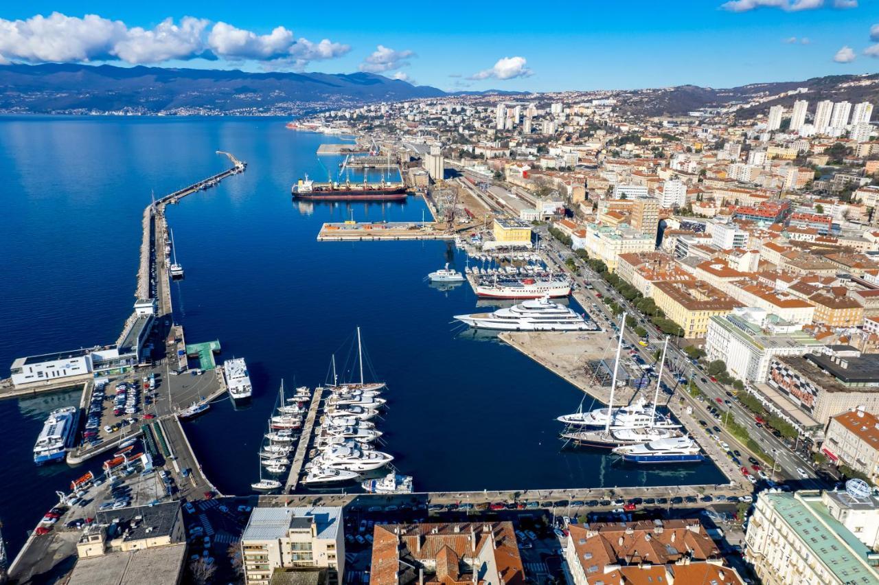 Area2 Center Luxury Apartment Rijeka Exteriör bild