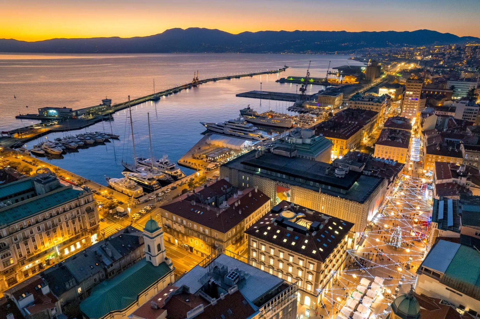 Area2 Center Luxury Apartment Rijeka Exteriör bild